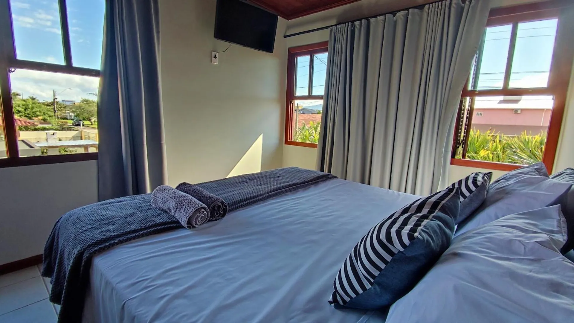 度假居 Casa De Praia Com Piscina Na Praia Da Daniela Em Florianópolis