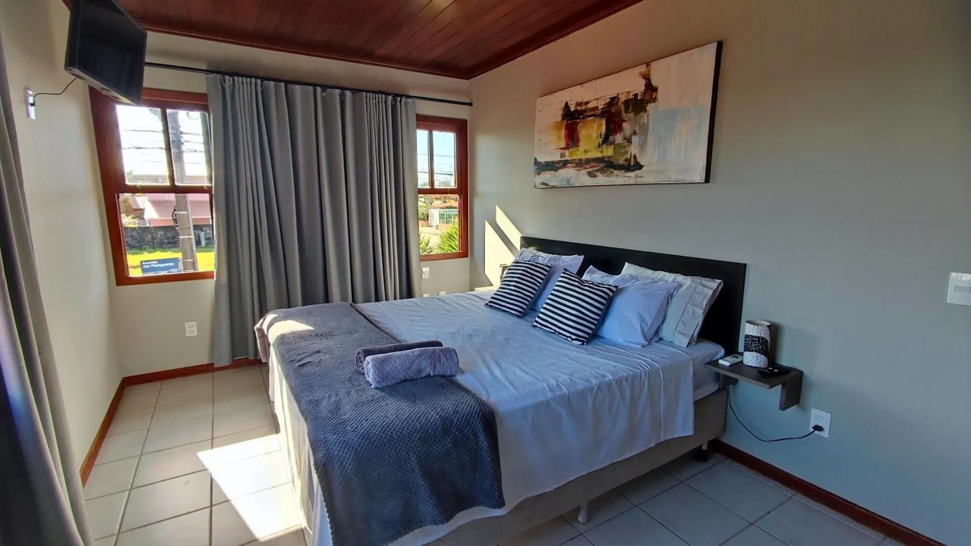 Casa De Praia Com Piscina Na Praia Da Daniela Em Florianópolis 度假居