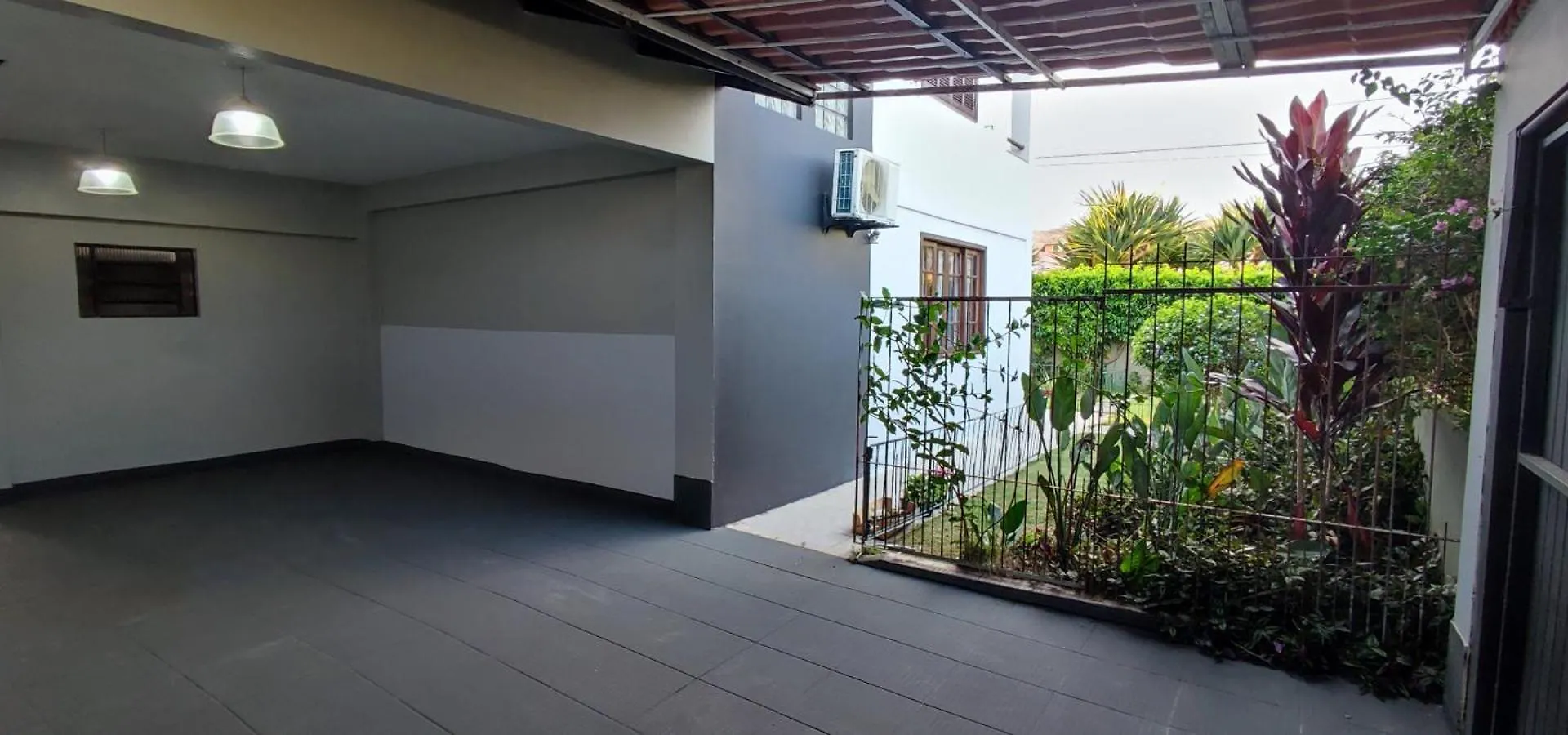 Casa De Praia Com Piscina Na Praia Da Daniela Em Florianópolis 度假居