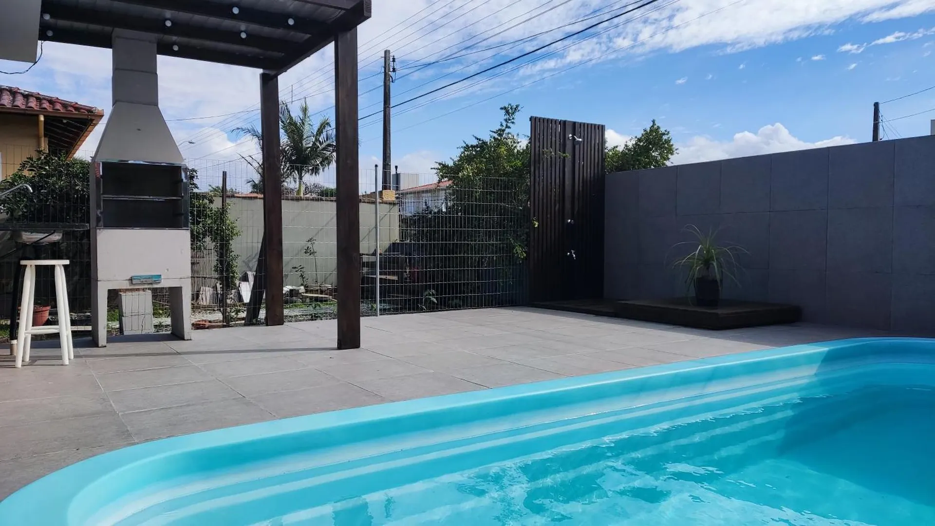 Casa De Praia Com Piscina Na Praia Da Daniela Em Florianópolis Hébergement de vacances